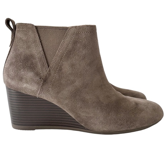 Vionic Paloma Suede Weather Resistant Wedge Greige Boot Size 9 - Picture 2 of 15